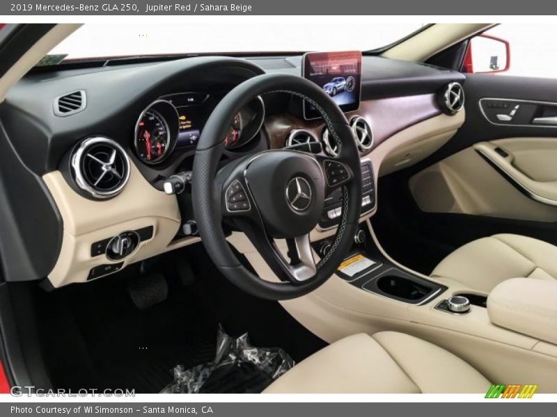 Jupiter Red / Sahara Beige 2019 Mercedes-Benz GLA 250