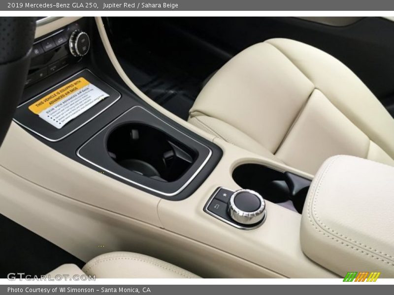 Jupiter Red / Sahara Beige 2019 Mercedes-Benz GLA 250
