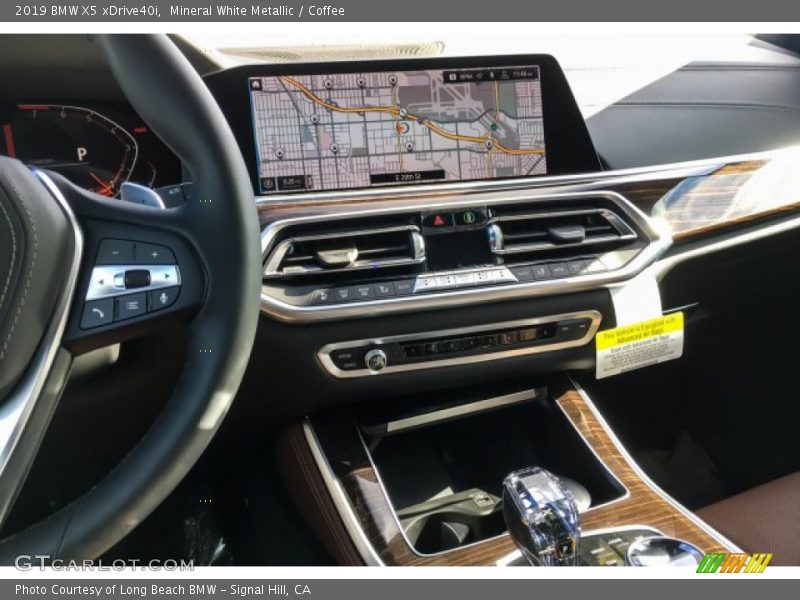Mineral White Metallic / Coffee 2019 BMW X5 xDrive40i