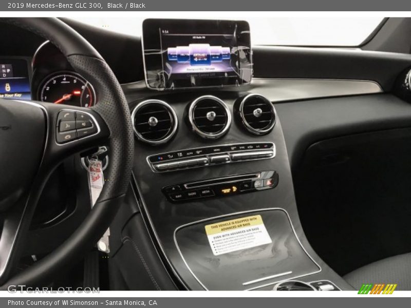 Black / Black 2019 Mercedes-Benz GLC 300