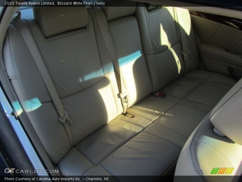 Blizzard White Pearl / Ivory 2010 Toyota Avalon Limited