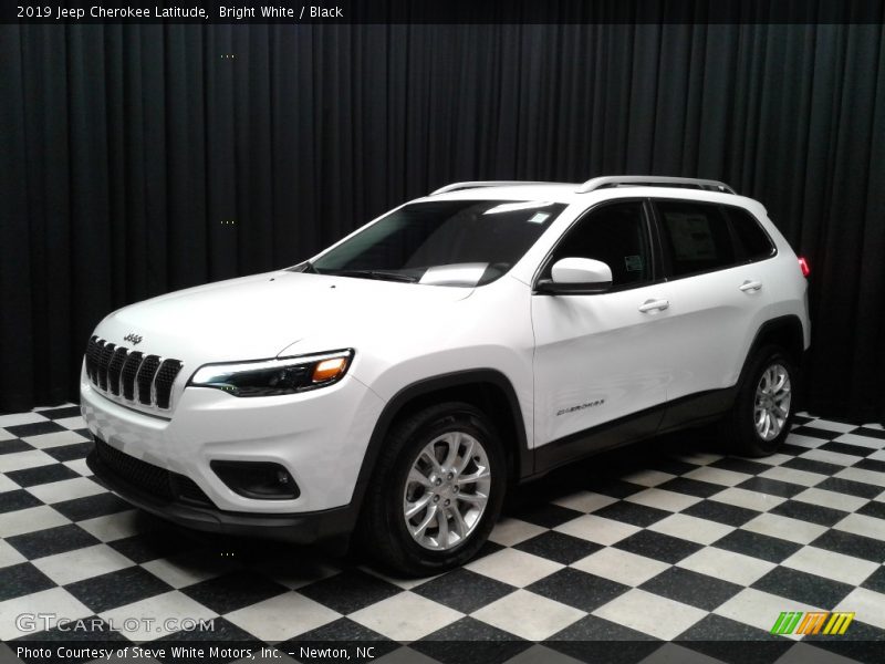 Bright White / Black 2019 Jeep Cherokee Latitude