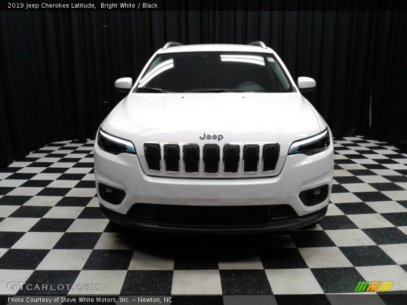 Bright White / Black 2019 Jeep Cherokee Latitude