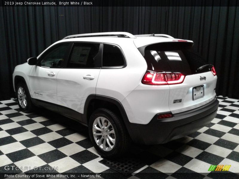 Bright White / Black 2019 Jeep Cherokee Latitude