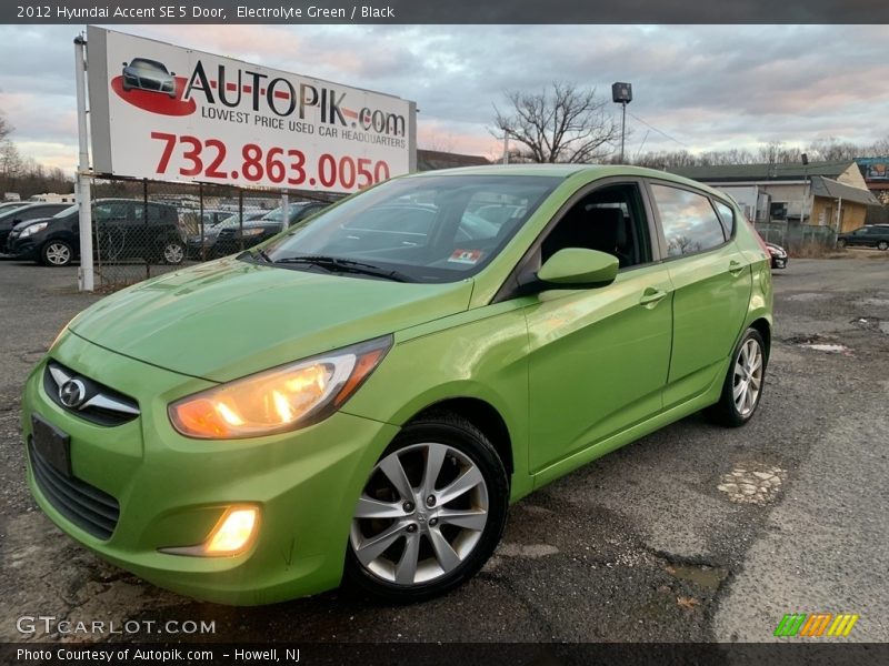 Electrolyte Green / Black 2012 Hyundai Accent SE 5 Door