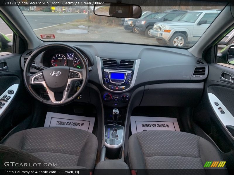 Electrolyte Green / Black 2012 Hyundai Accent SE 5 Door