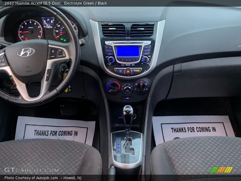 Electrolyte Green / Black 2012 Hyundai Accent SE 5 Door