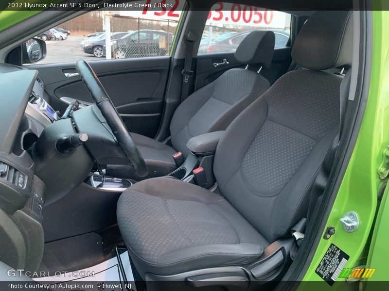 Electrolyte Green / Black 2012 Hyundai Accent SE 5 Door