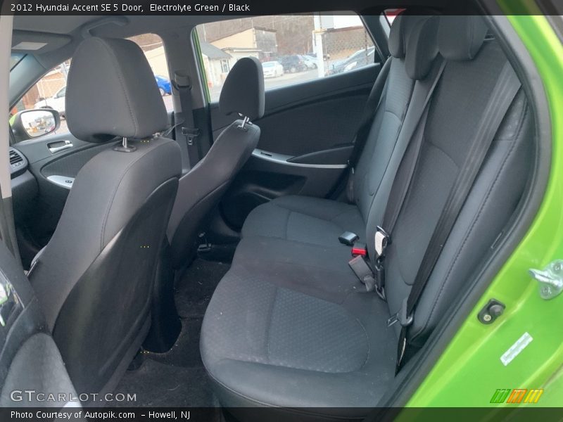 Electrolyte Green / Black 2012 Hyundai Accent SE 5 Door