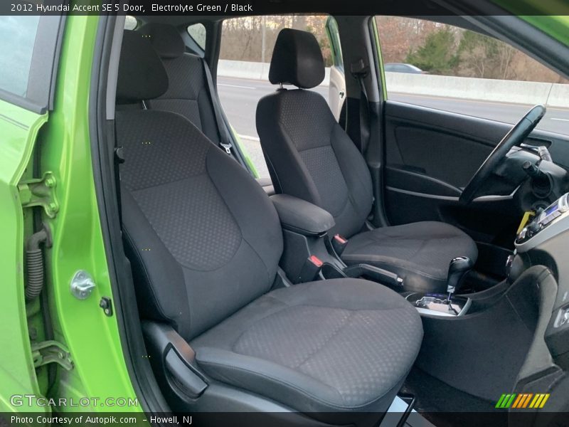 Electrolyte Green / Black 2012 Hyundai Accent SE 5 Door