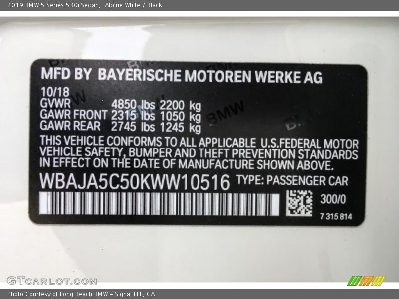 Alpine White / Black 2019 BMW 5 Series 530i Sedan
