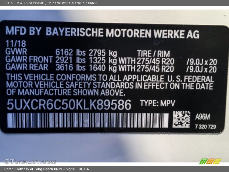 Mineral White Metallic / Black 2019 BMW X5 xDrive40i