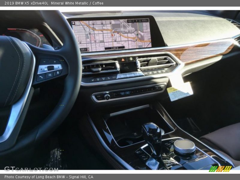 Mineral White Metallic / Coffee 2019 BMW X5 xDrive40i