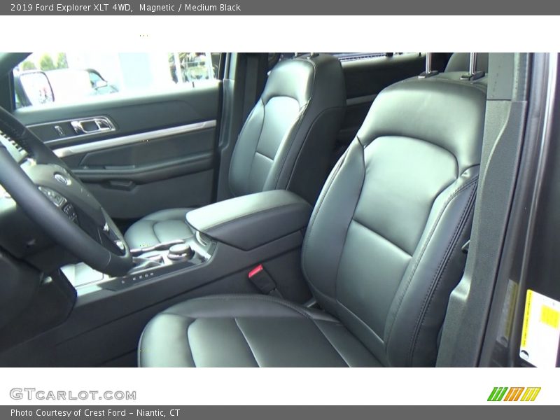 Magnetic / Medium Black 2019 Ford Explorer XLT 4WD