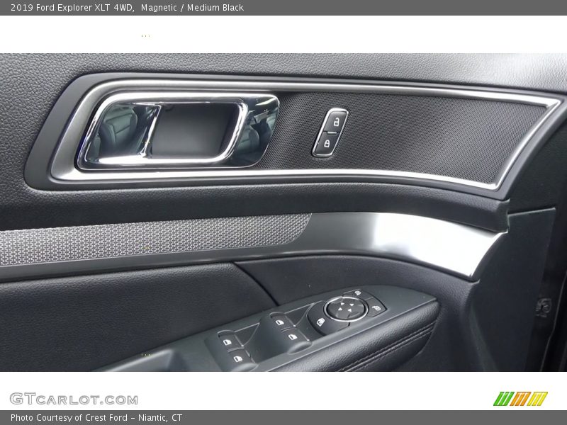 Magnetic / Medium Black 2019 Ford Explorer XLT 4WD