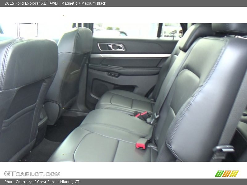 Magnetic / Medium Black 2019 Ford Explorer XLT 4WD