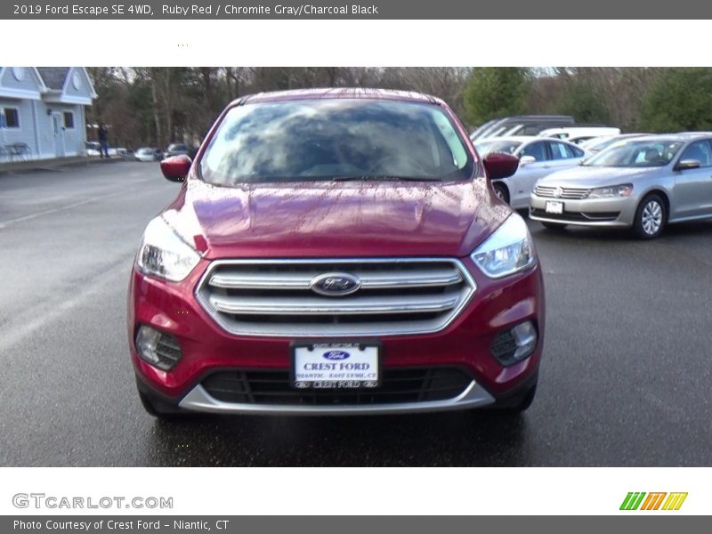 Ruby Red / Chromite Gray/Charcoal Black 2019 Ford Escape SE 4WD
