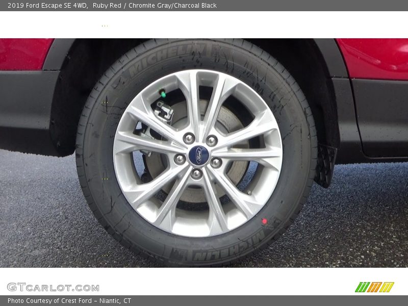 Ruby Red / Chromite Gray/Charcoal Black 2019 Ford Escape SE 4WD