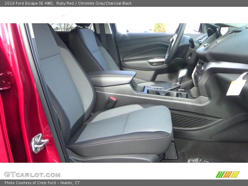 Ruby Red / Chromite Gray/Charcoal Black 2019 Ford Escape SE 4WD