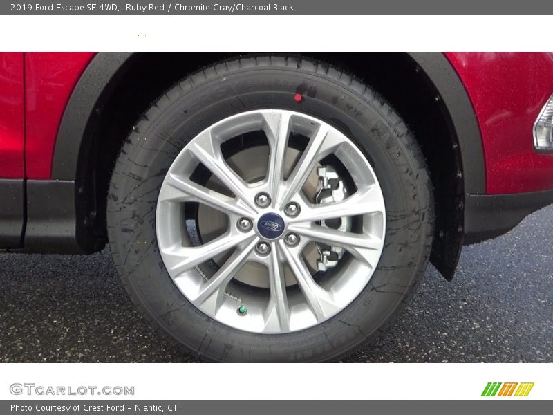 Ruby Red / Chromite Gray/Charcoal Black 2019 Ford Escape SE 4WD