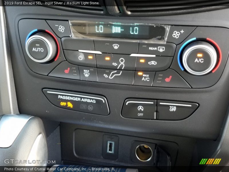 Ingot Silver / Medium Light Stone 2019 Ford Escape SEL