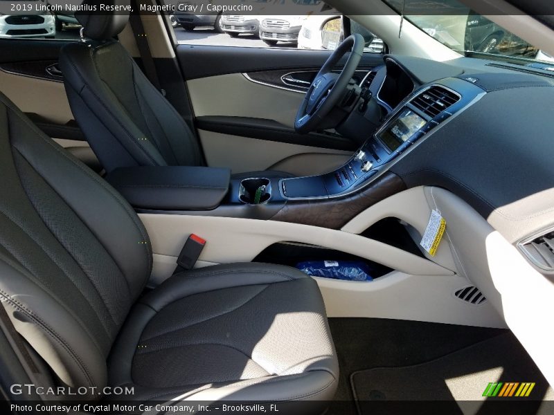 Magnetic Gray / Cappuccino 2019 Lincoln Nautilus Reserve
