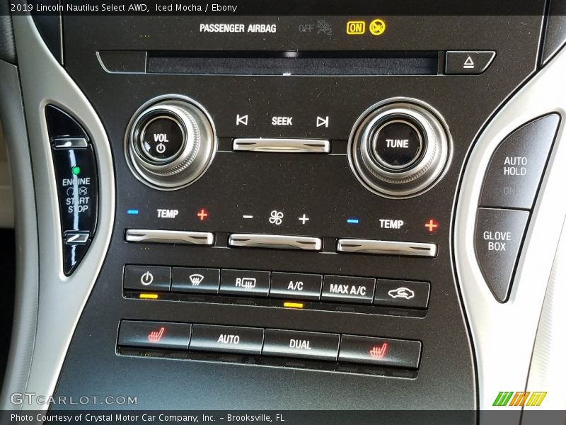 Controls of 2019 Nautilus Select AWD