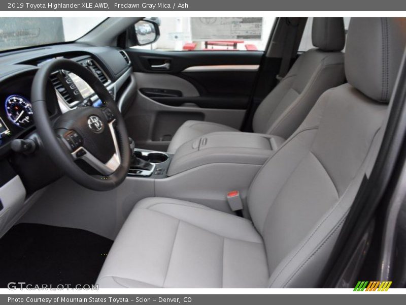 Predawn Gray Mica / Ash 2019 Toyota Highlander XLE AWD