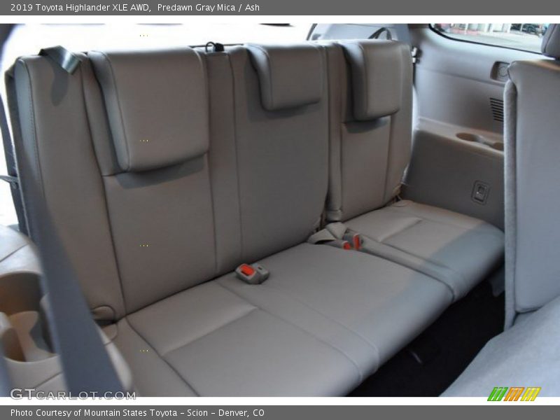 Predawn Gray Mica / Ash 2019 Toyota Highlander XLE AWD