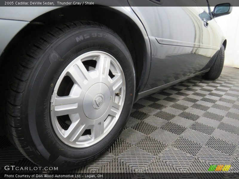 Thunder Gray / Shale 2005 Cadillac DeVille Sedan