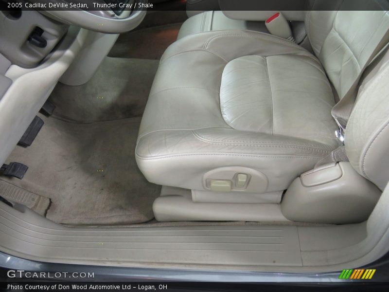 Thunder Gray / Shale 2005 Cadillac DeVille Sedan