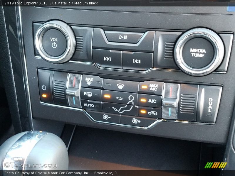 Blue Metallic / Medium Black 2019 Ford Explorer XLT