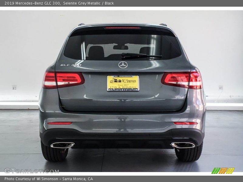 Selenite Grey Metallic / Black 2019 Mercedes-Benz GLC 300