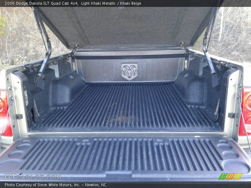 Light Khaki Metallic / Khaki Beige 2006 Dodge Dakota SLT Quad Cab 4x4