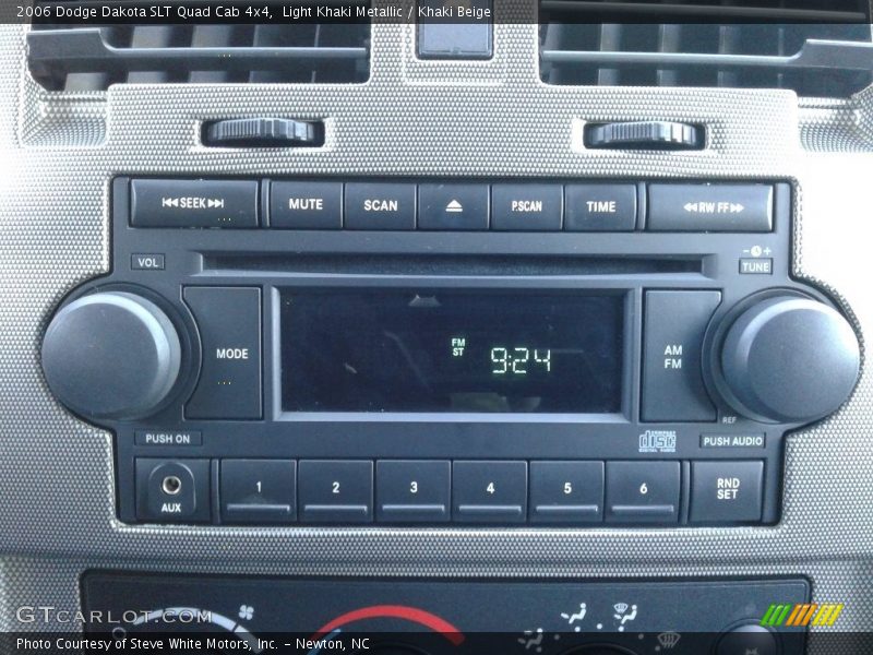 Light Khaki Metallic / Khaki Beige 2006 Dodge Dakota SLT Quad Cab 4x4