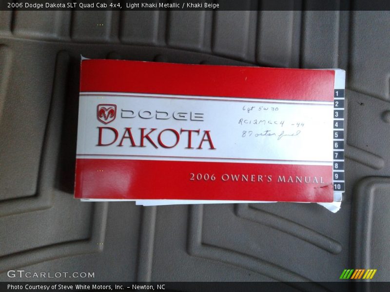 Light Khaki Metallic / Khaki Beige 2006 Dodge Dakota SLT Quad Cab 4x4