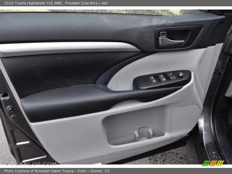 Predawn Gray Mica / Ash 2019 Toyota Highlander XLE AWD