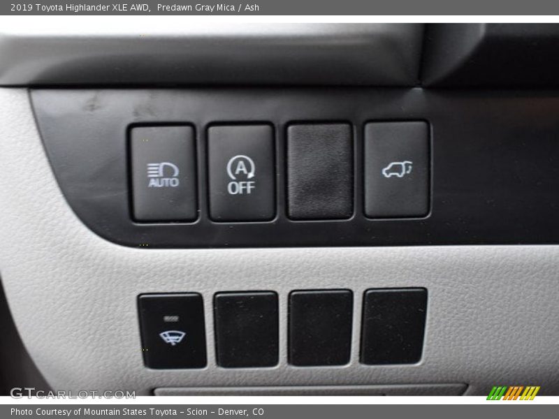 Predawn Gray Mica / Ash 2019 Toyota Highlander XLE AWD
