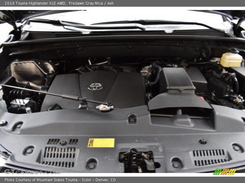 Predawn Gray Mica / Ash 2019 Toyota Highlander XLE AWD