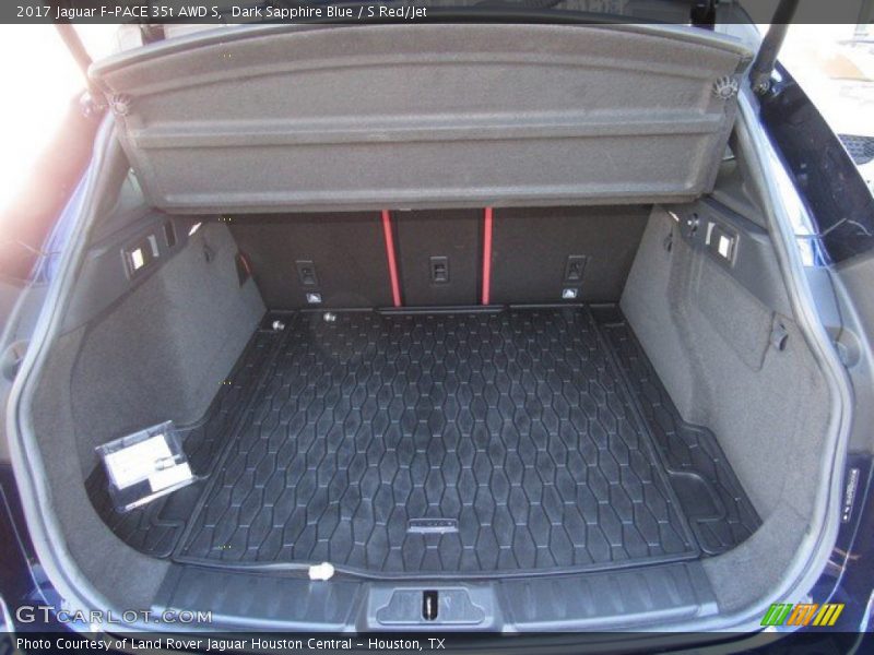  2017 F-PACE 35t AWD S Trunk