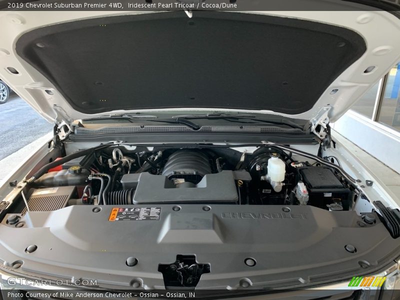 Iridescent Pearl Tricoat / Cocoa/Dune 2019 Chevrolet Suburban Premier 4WD