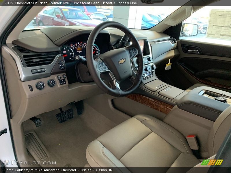 Iridescent Pearl Tricoat / Cocoa/Dune 2019 Chevrolet Suburban Premier 4WD