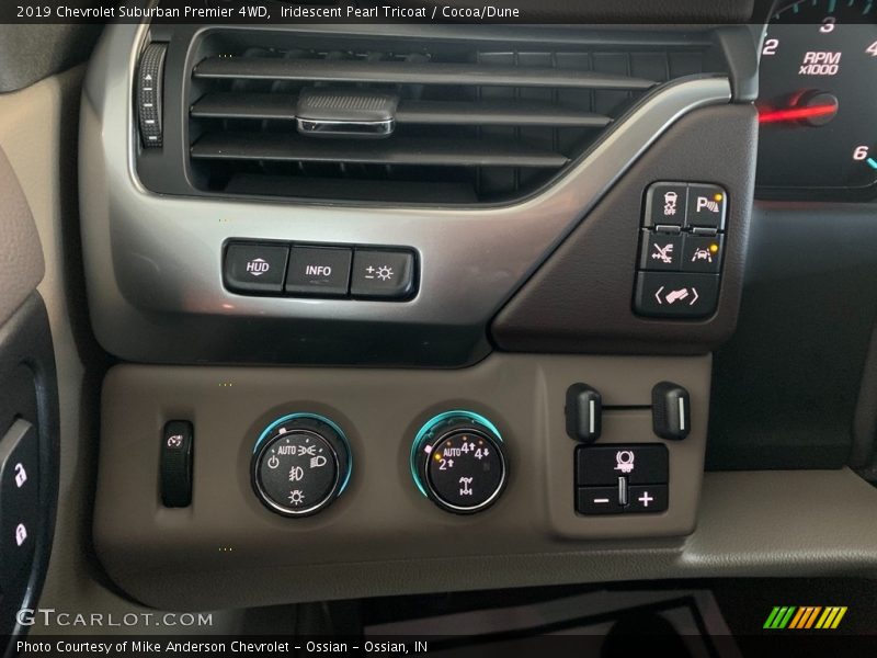 Iridescent Pearl Tricoat / Cocoa/Dune 2019 Chevrolet Suburban Premier 4WD