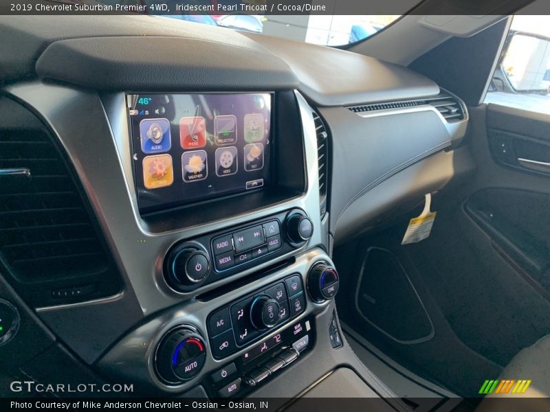 Iridescent Pearl Tricoat / Cocoa/Dune 2019 Chevrolet Suburban Premier 4WD