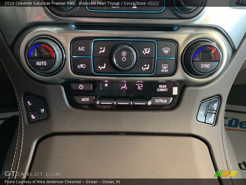 Iridescent Pearl Tricoat / Cocoa/Dune 2019 Chevrolet Suburban Premier 4WD