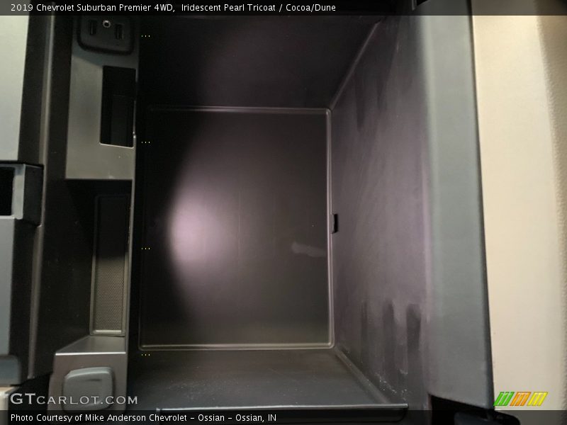 Iridescent Pearl Tricoat / Cocoa/Dune 2019 Chevrolet Suburban Premier 4WD