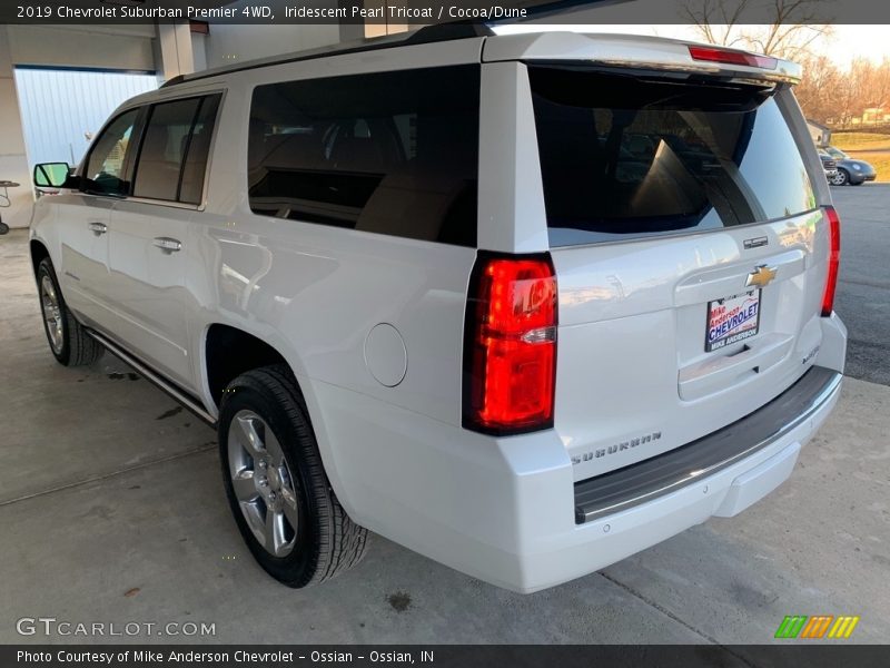 Iridescent Pearl Tricoat / Cocoa/Dune 2019 Chevrolet Suburban Premier 4WD