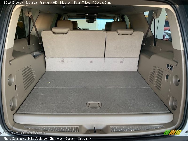 Iridescent Pearl Tricoat / Cocoa/Dune 2019 Chevrolet Suburban Premier 4WD