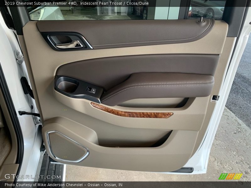Iridescent Pearl Tricoat / Cocoa/Dune 2019 Chevrolet Suburban Premier 4WD