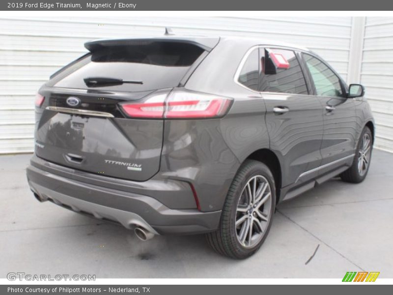Magnetic / Ebony 2019 Ford Edge Titanium